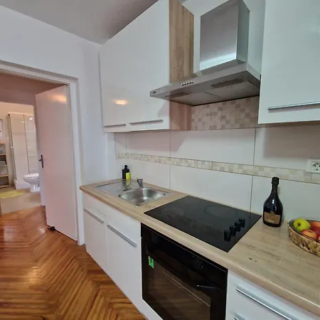 Appartement Lavli *