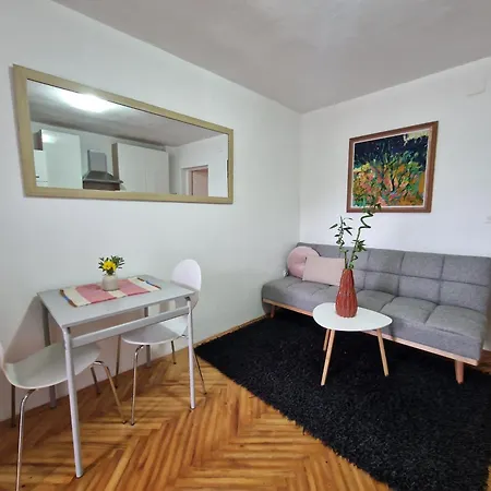 Appartement Lavli *