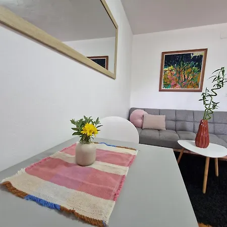 Lavli Appartement *